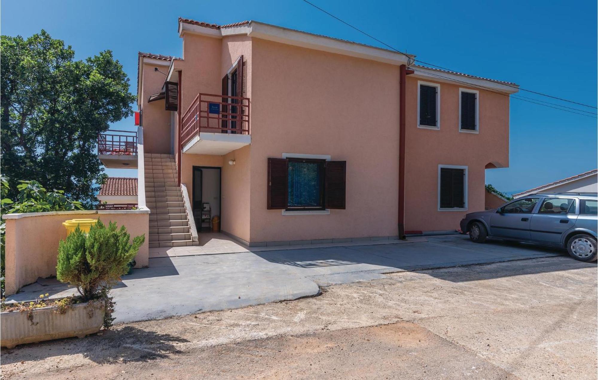 Awesome Apartment In Njivice With Kitchen Εξωτερικό φωτογραφία